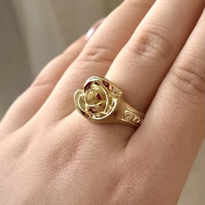 انگشتر رز 900 سوتی جدید مناسب استفاده نیمه مجلسی یا با احتیاط – سایز 61 و 62 زنانه (قطر داخلی حلقه حدود 1/7 سانت)